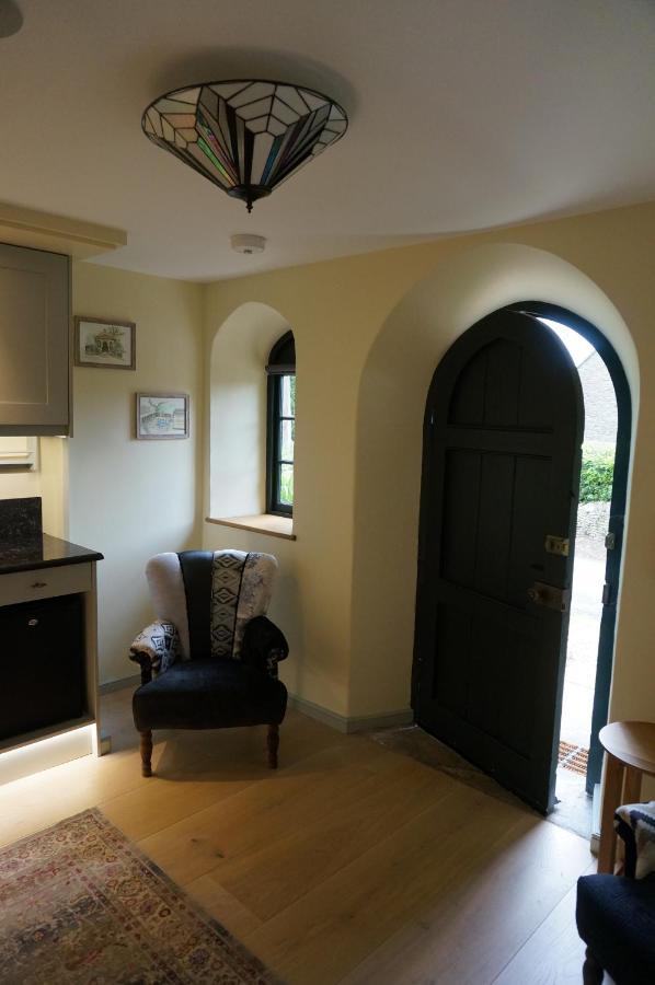 Gatekeepers Lodge, Dyrham Park Extérieur photo